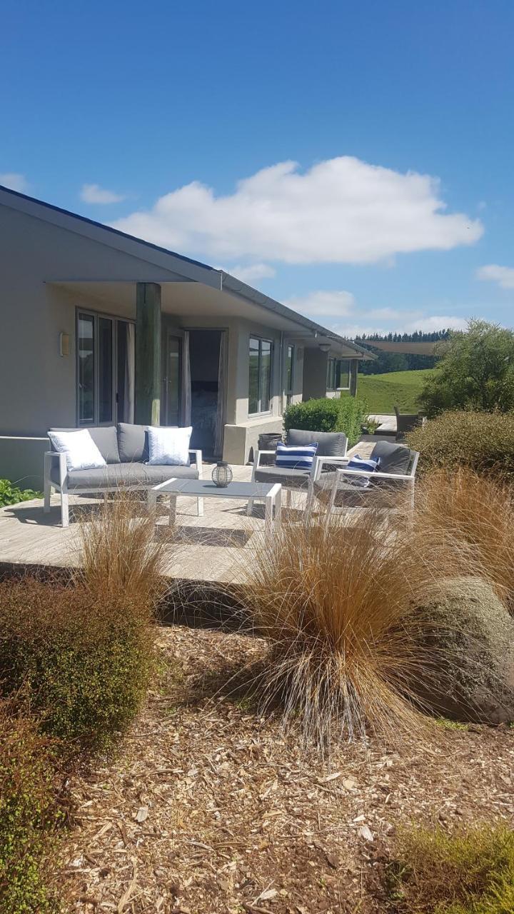 Above The River Karapiro Bed & Breakfast Buitenkant foto