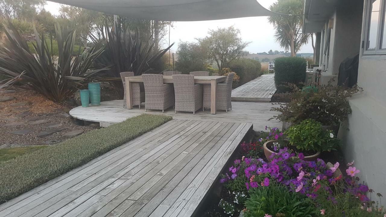 Above The River Karapiro Bed & Breakfast Buitenkant foto