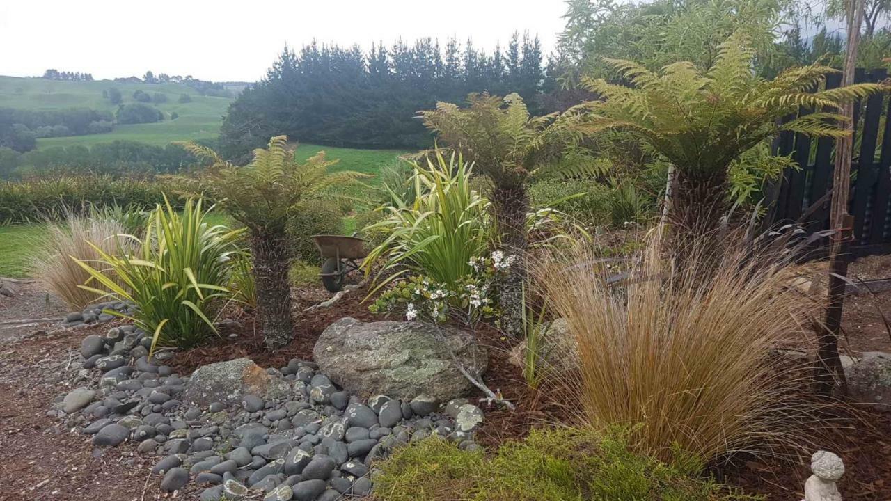 Above The River Karapiro Bed & Breakfast Buitenkant foto