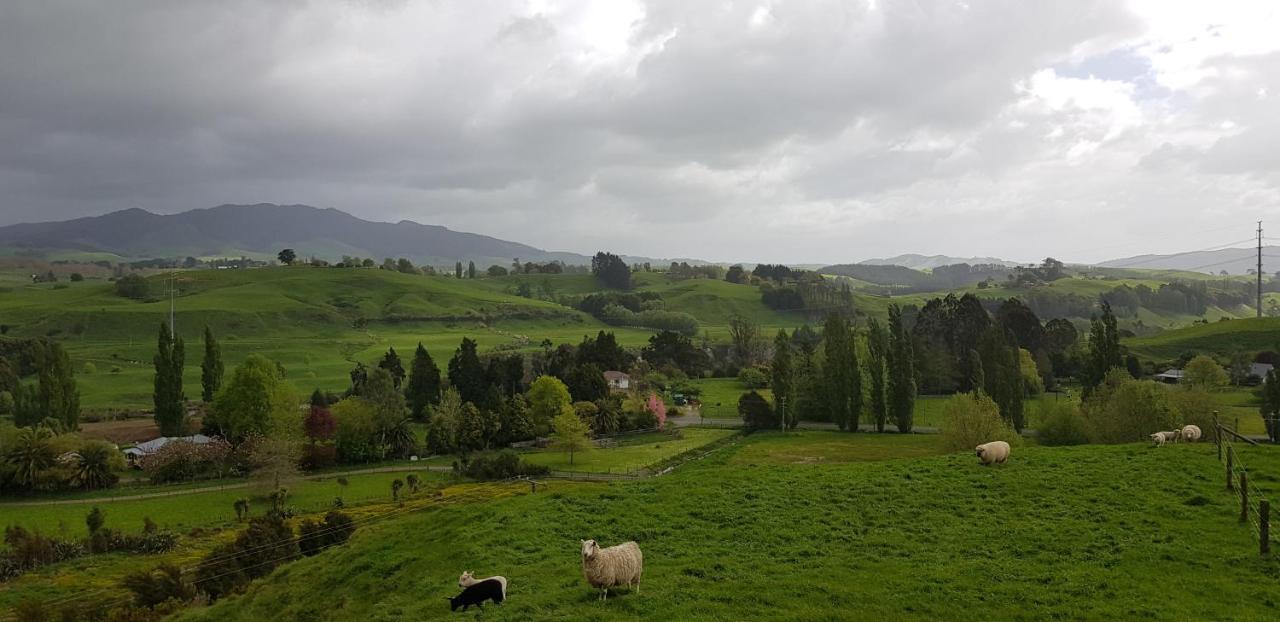 Above The River Karapiro Bed & Breakfast Buitenkant foto